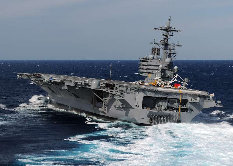 Απέπλευσε με προορισμό την Μεσόγειο το USS George H. W. Bush (βίντεο)